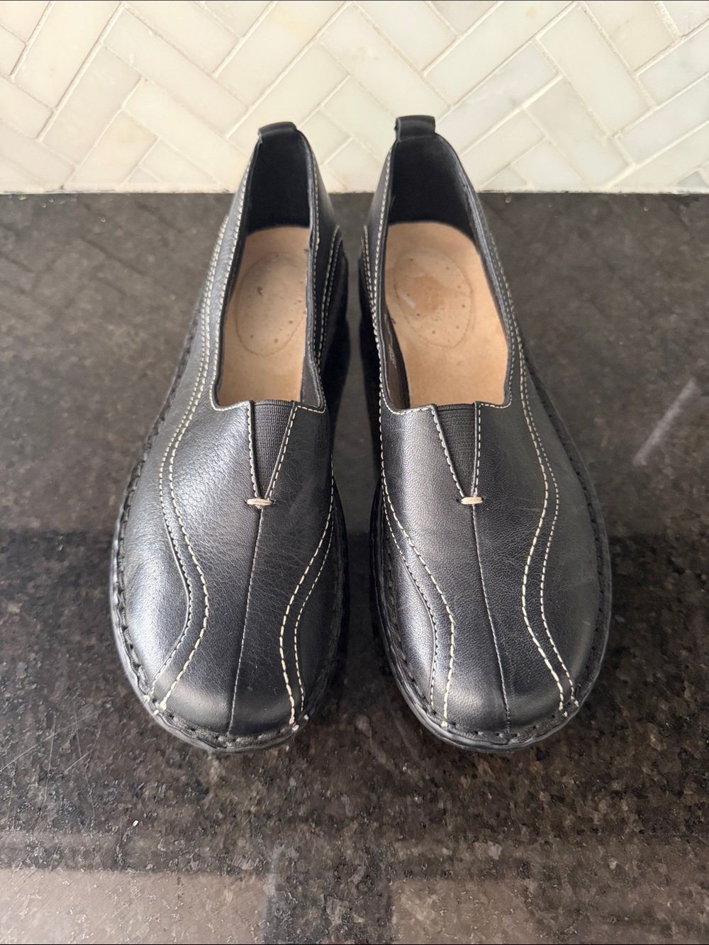 Clarks Cora Meadow women’s Slip-On Leather Shoes size 7 black